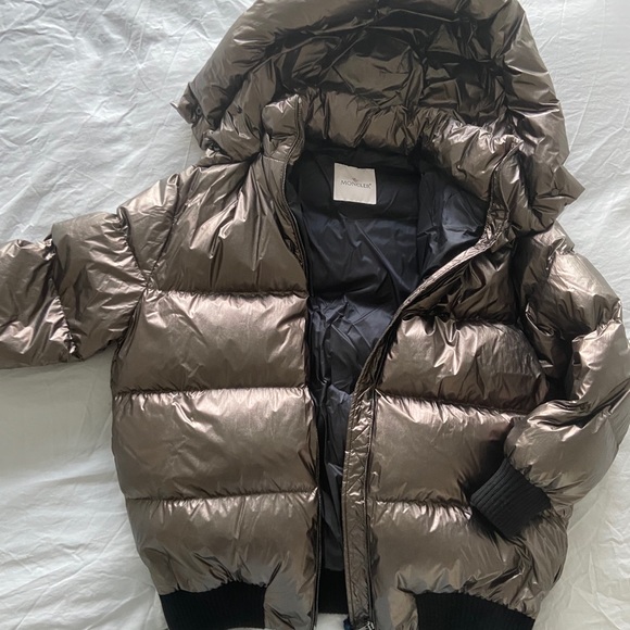 Moncler metallic oversized hooded puffer jacket - Picture 3 of 10